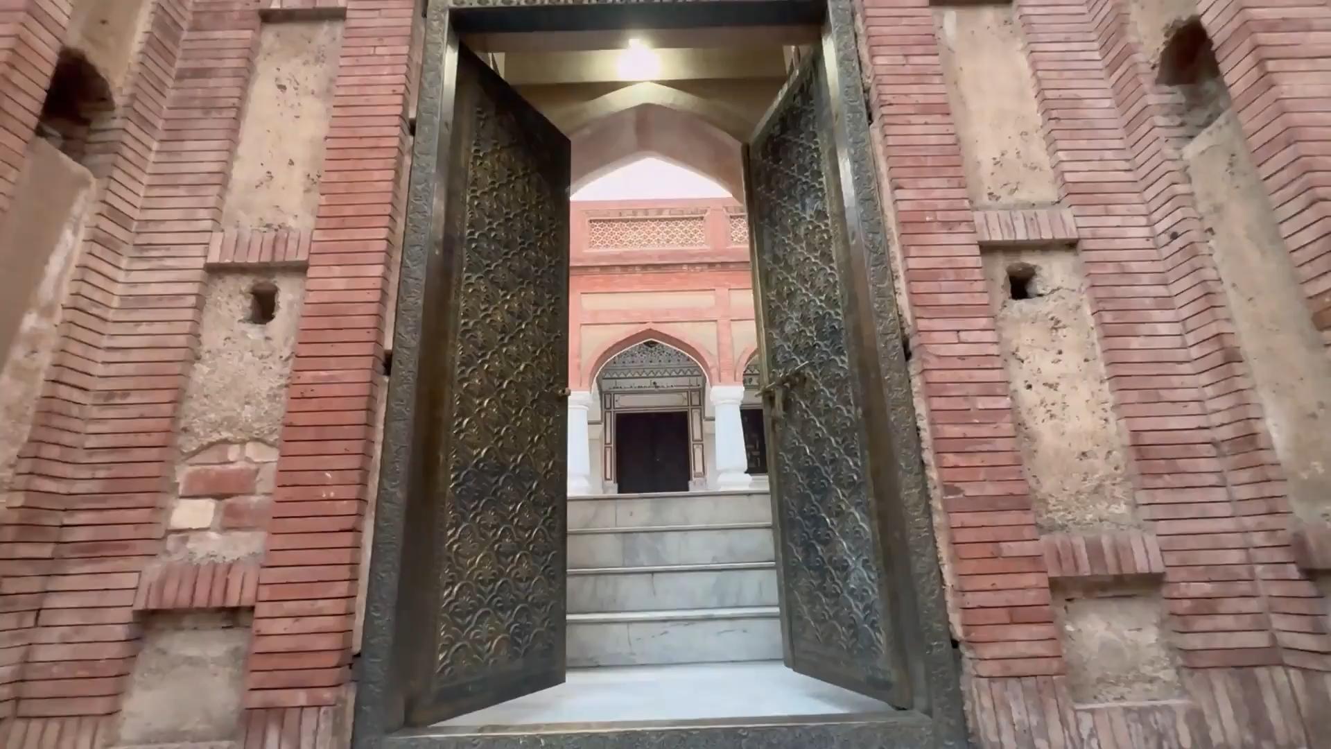 محبت، معرفت اور معاشرت 